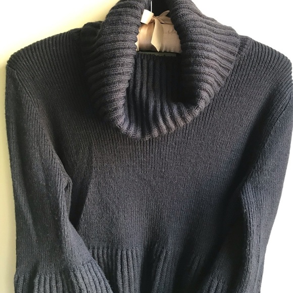 **Navy blue**  turtleneck sweater - Picture 3 of 5